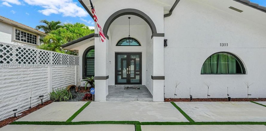 House in Miami, Florida 4 bedrooms, 191.19 sq.m. № 1959624