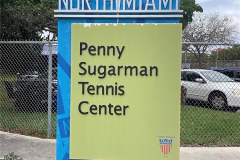 Condo in North Miami, Florida, 2 bedrooms  № 1960074 - photo 27