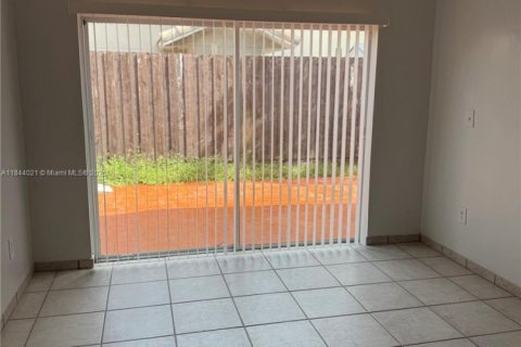 Casa en venta en Miami, Florida, 3 dormitorios, 151.52 m2 № 1845625 - foto 8