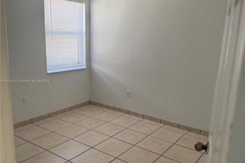 Casa en venta en Miami, Florida, 3 dormitorios, 151.52 m2 № 1845625 - foto 16