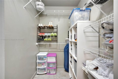 Купить виллу или дом в Палм-Бич-Гарденс, Флорида 3 спальни, 110.46м2, № 2052699 - фото 15