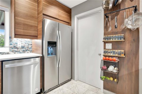 Купить виллу или дом в Палм-Бич-Гарденс, Флорида 3 спальни, 110.46м2, № 2052699 - фото 24