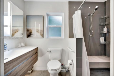 Купить виллу или дом в Палм-Бич-Гарденс, Флорида 3 спальни, 110.46м2, № 2052699 - фото 10