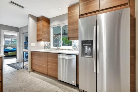 Купить виллу или дом в Палм-Бич-Гарденс, Флорида 3 спальни, 110.46м2, № 2052699 - фото 28