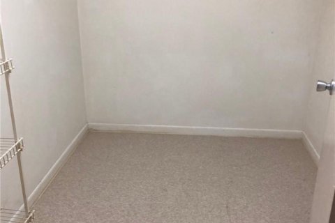 Condominio en venta en Pembroke Pines, Florida, 1 dormitorio, 48.77 m2 № 2193382 - foto 13