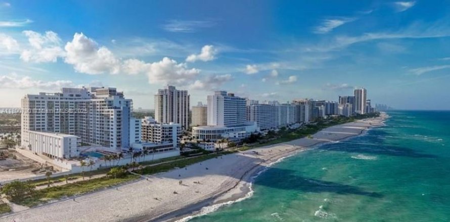 Condominio en Miami Beach, Florida, 2 dormitorios  № 1696070