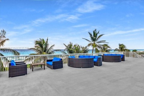 Condominio en venta en Miami Beach, Florida, 2 dormitorios, 91.04 m2 № 1696070 - foto 16