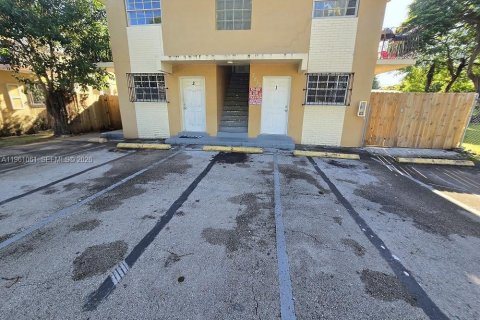 Casa en Miami, Florida 2 dormitorios, 410.72 m2 № 2024466