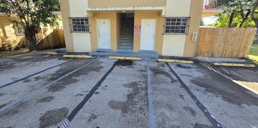 Casa en Miami, Florida 2 dormitorios, 410.72 m2 № 2024466