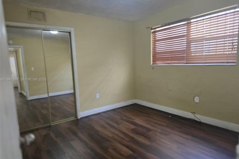 Casa en alquiler en Miami, Florida, 2 dormitorios, 410.72 m2 № 2024466 - foto 5