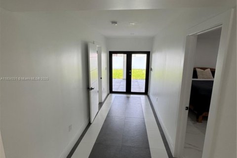 Villa ou maison à vendre à Miami, Floride: 4 chambres, 215.53 m2 № 1960198 - photo 10