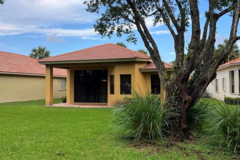 House in Delray Beach, Florida 3 bedrooms, 213.68 sq.m. № 2249782 - photo 17
