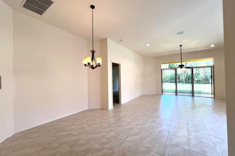 House in Delray Beach, Florida 3 bedrooms, 213.68 sq.m. № 2249782 - photo 5