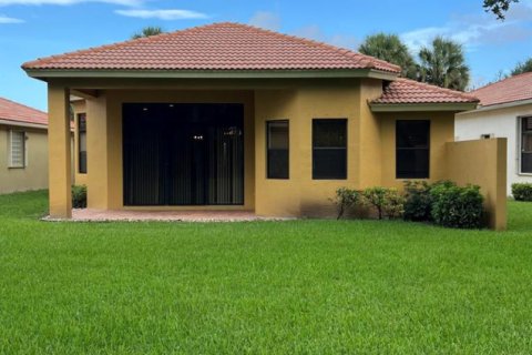 House in Delray Beach, Florida 3 bedrooms, 213.68 sq.m. № 2249782 - photo 3