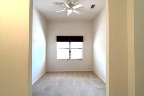House in Delray Beach, Florida 3 bedrooms, 213.68 sq.m. № 2249782 - photo 9
