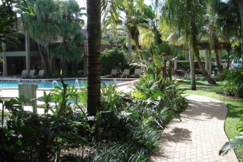 Condo in Miami, Florida, 1 bedroom  № 2041993 - photo 5
