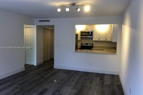 Condo in Miami, Florida, 1 bedroom  № 2041993