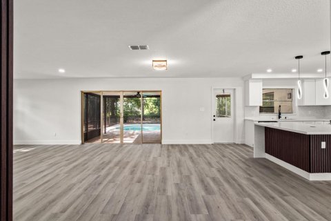 Casa en venta en Apopka, Florida, 4 dormitorios, 182.09 m2 № 2259227 - foto 11
