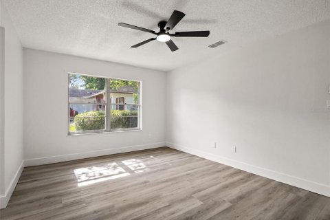 Casa en venta en Apopka, Florida, 4 dormitorios, 182.09 m2 № 2259227 - foto 25