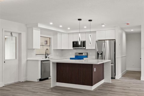 Casa en venta en Apopka, Florida, 4 dormitorios, 182.09 m2 № 2259227 - foto 14