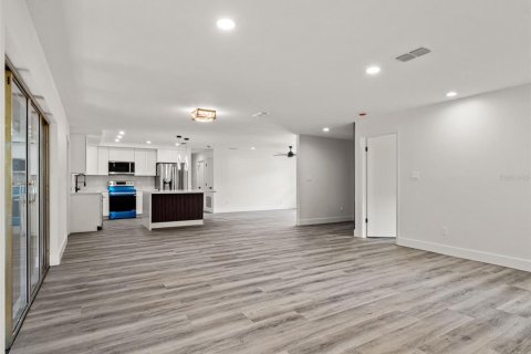Casa en venta en Apopka, Florida, 4 dormitorios, 182.09 m2 № 2259227 - foto 27