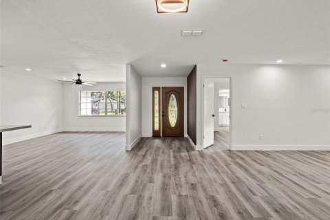 Casa en venta en Apopka, Florida, 4 dormitorios, 182.09 m2 № 2259227 - foto 9