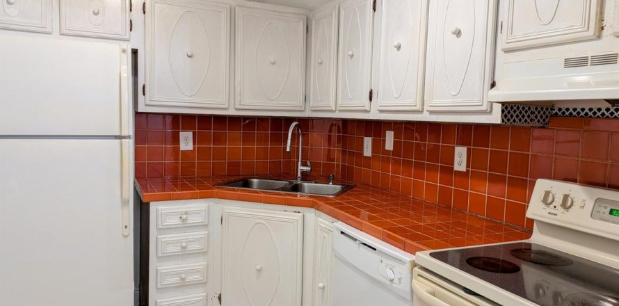 Condominio en Oakland Park, Florida, 2 dormitorios  № 2078039