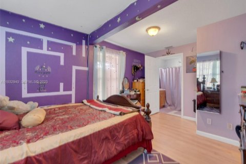 Купить виллу или дом в Уэст-Палм-Бич, Флорида 3 спальни, 93.65м2, № 1991440 - фото 11