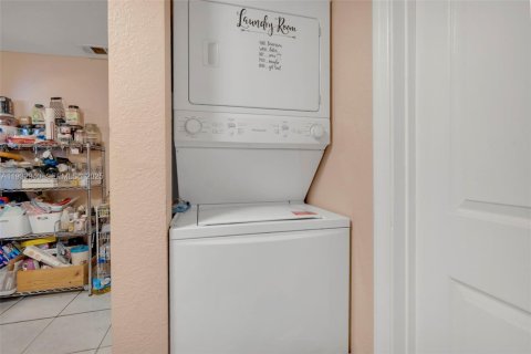 Купить виллу или дом в Уэст-Палм-Бич, Флорида 3 спальни, 93.65м2, № 1991440 - фото 20