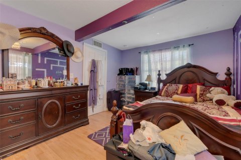 Купить виллу или дом в Уэст-Палм-Бич, Флорида 3 спальни, 93.65м2, № 1991440 - фото 10