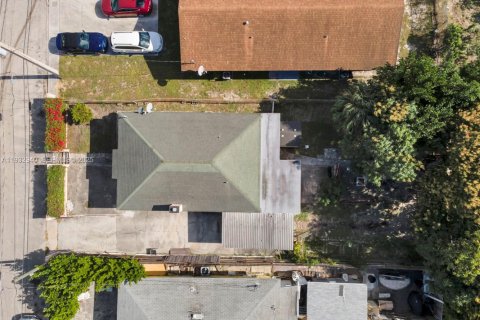 Купить виллу или дом в Уэст-Палм-Бич, Флорида 3 спальни, 93.65м2, № 1991440 - фото 24