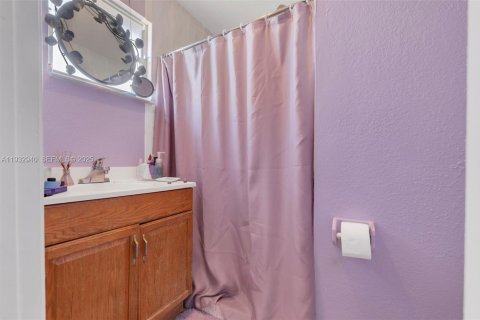 Купить виллу или дом в Уэст-Палм-Бич, Флорида 3 спальни, 93.65м2, № 1991440 - фото 12