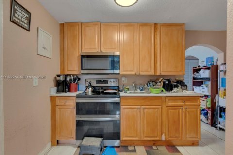 Купить виллу или дом в Уэст-Палм-Бич, Флорида 3 спальни, 93.65м2, № 1991440 - фото 17