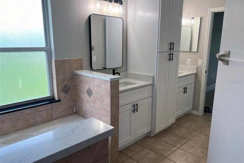 Casa en venta en Kissimmee, Florida, 4 dormitorios, 212.1 m2 № 1915131 - foto 24