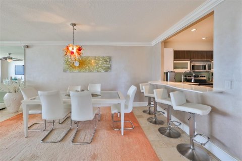 Condominio en alquiler en Saint Pete Beach, Florida, 2 dormitorios, 118.45 m2 № 1582146 - foto 13