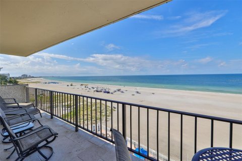Condominio en alquiler en Saint Pete Beach, Florida, 2 dormitorios, 118.45 m2 № 1582146 - foto 3