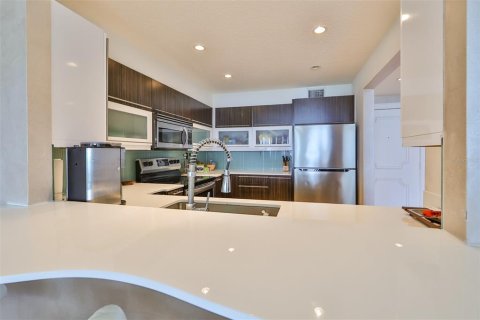 Condominio en alquiler en Saint Pete Beach, Florida, 2 dormitorios, 118.45 m2 № 1582146 - foto 14