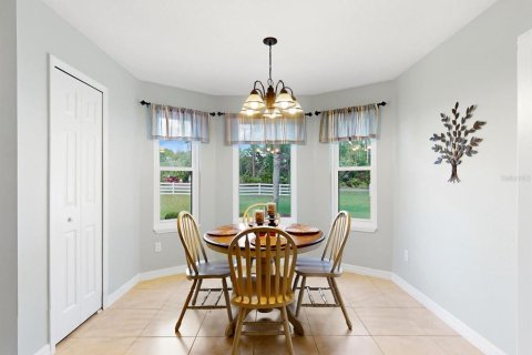 House in Eustis, Florida 3 bedrooms, 133.22 sq.m. № 2425942 - photo 8