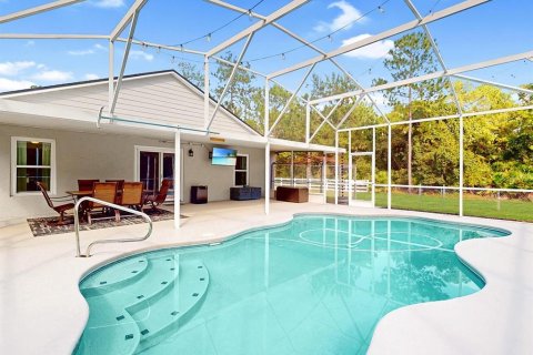 House in Eustis, Florida 3 bedrooms, 133.22 sq.m. № 2425942 - photo 4