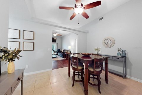 House in Eustis, Florida 3 bedrooms, 133.22 sq.m. № 2425942 - photo 7