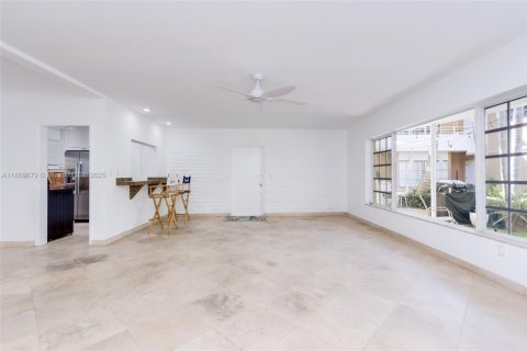 Снять в аренду кондоминиум в Бэл-Харбор, Флорида 2 спальни, 121.7м2, № 1983185 - фото 4