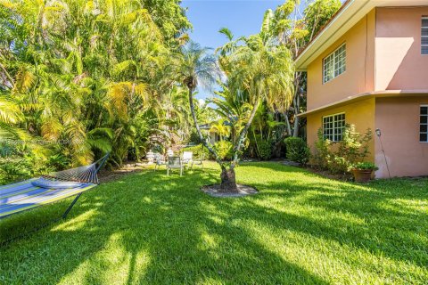 Снять в аренду кондоминиум в Бэл-Харбор, Флорида 2 спальни, 121.7м2, № 1983185 - фото 17