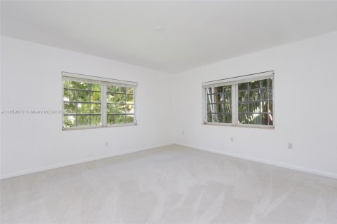 Снять в аренду кондоминиум в Бэл-Харбор, Флорида 2 спальни, 121.7м2, № 1983185 - фото 11