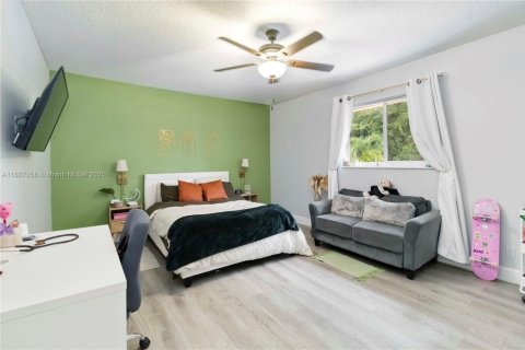 House in Plantation, Florida 4 bedrooms, 219.06 sq.m. № 1798906 - photo 28