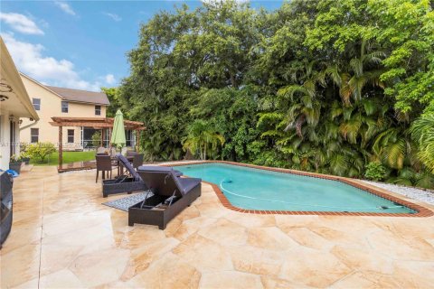 House in Plantation, Florida 4 bedrooms, 219.06 sq.m. № 1798906 - photo 13