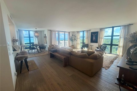 Condominio en alquiler en Key Biscayne, Florida, 3 dormitorios, 165.55 m2 № 2012219 - foto 11