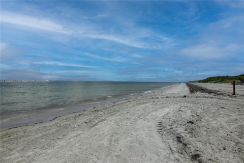 Condominio en alquiler en Key Biscayne, Florida, 3 dormitorios, 165.55 m2 № 2012219 - foto 29