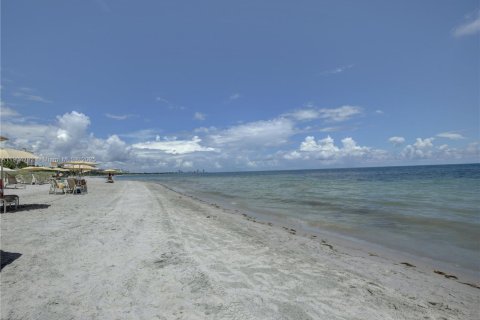 Condominio en alquiler en Key Biscayne, Florida, 3 dormitorios, 165.55 m2 № 2012219 - foto 28