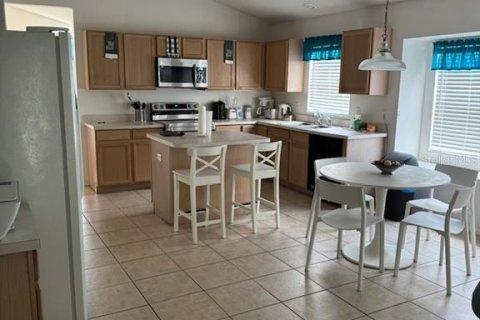 House in Davenport, Florida 4 bedrooms, 177.26 sq.m. № 1883974 - photo 2