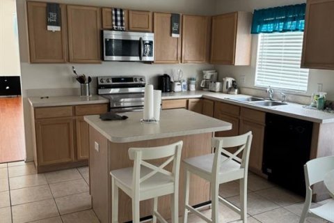 House in Davenport, Florida 4 bedrooms, 177.26 sq.m. № 1883974 - photo 3